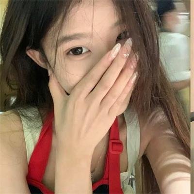 模仿女孩